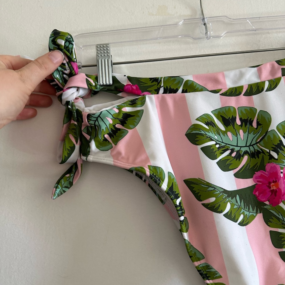 Lovers & Friends Pink Green Palm Stripe Waist Tie Bikini Bottoms size Medium EUC - Picture 10 of 11
